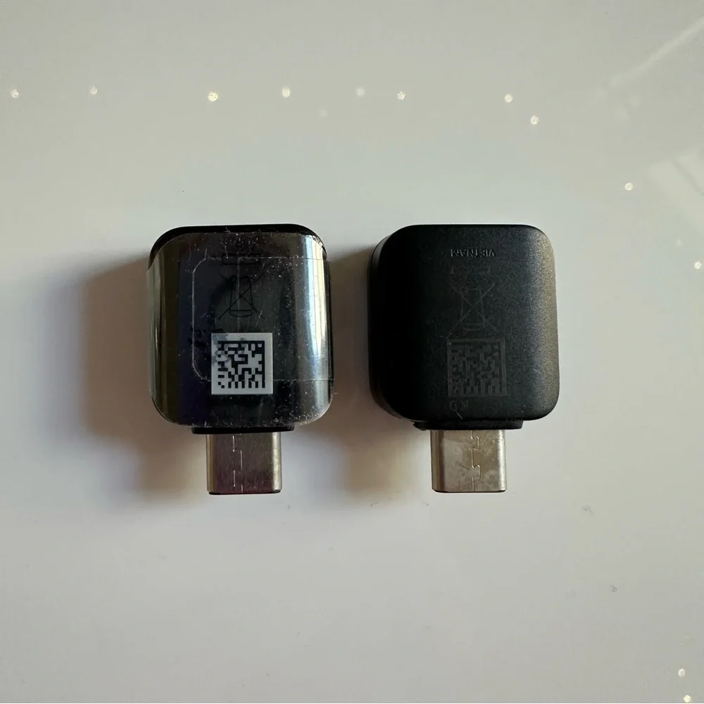 Samsung Black USB-C connector (2)